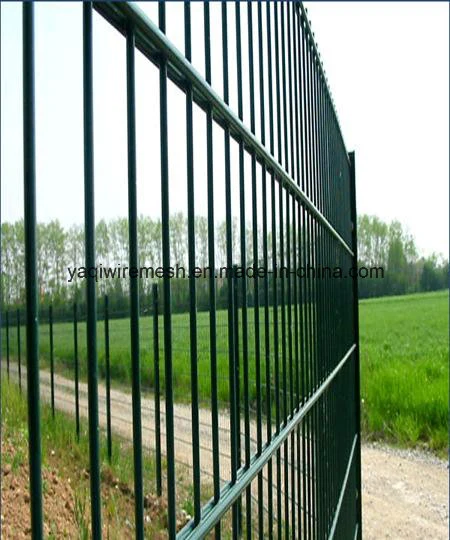 5.0mm PVC Coated Security Wire Mesh Fence Euro Fence with Peach Square Post